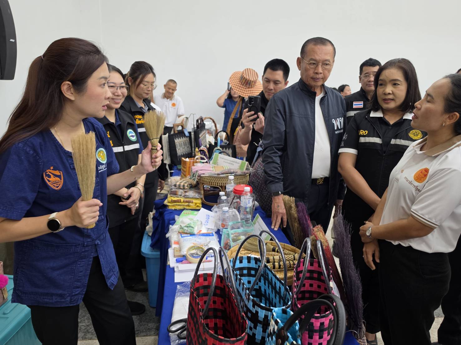title - ผู้ตรวจราชการกรม ส.ป.ก. ร่วมติดตามรัฐมนตรีช่วยว่าการกระทรวงเกษตรและสหกรณ์ (นางสาวปิยะรัฐชย์ ติยะไพรัช) ลงพื้นที่ตรวจราชการจังหวัดกำแพงเพชร